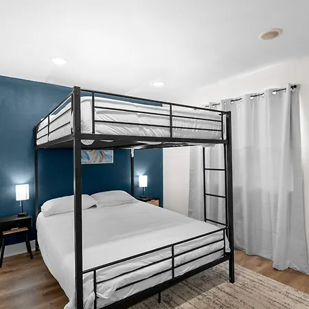 Modern Apartment In Downtown Dallas 2Bed 2 Bath